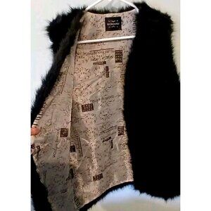 KD Beautiful Faux Fur Vest Size XXL In Black graphic lining Y2k Penny Lane